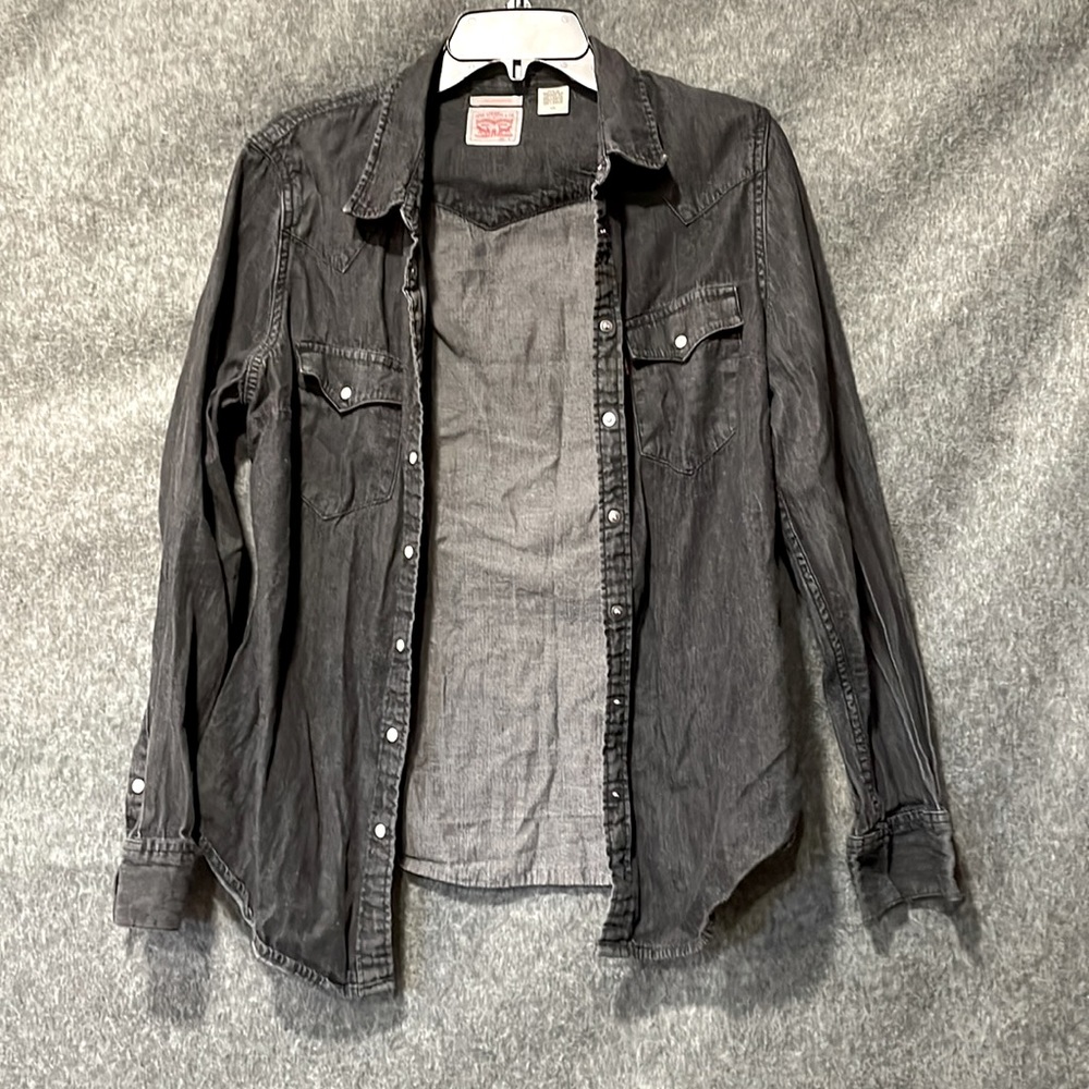 Levi dark grey button up, tailored fit shirt, men’s size S/M